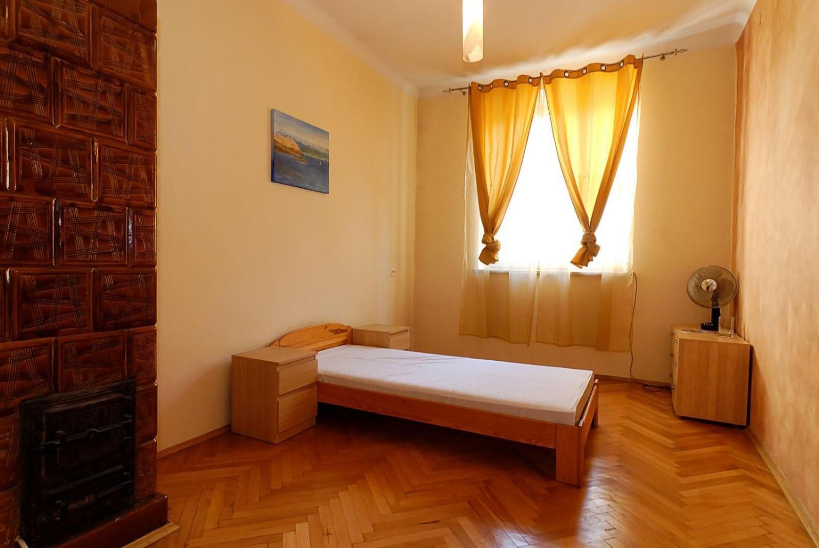 P&J Apartamenty Sw. Krzyza Krakau Buitenkant foto