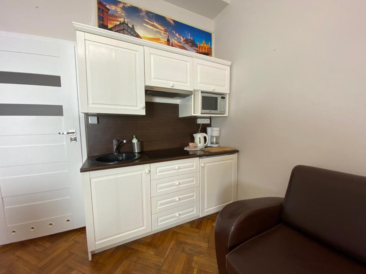 P&J Apartamenty Sw. Krzyza Krakau Buitenkant foto